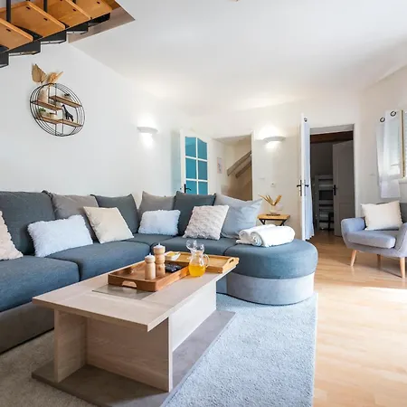 The Savannah House Centre Apartment